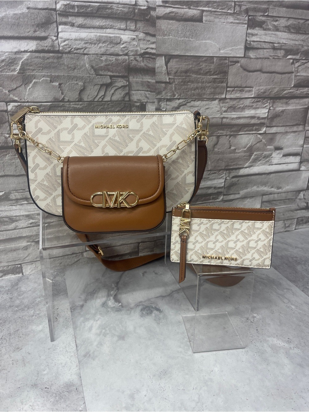 Michael Kors Parker Large Empire Logo Multi-Function Crossbody & Card Case - Picture 2 of 12
